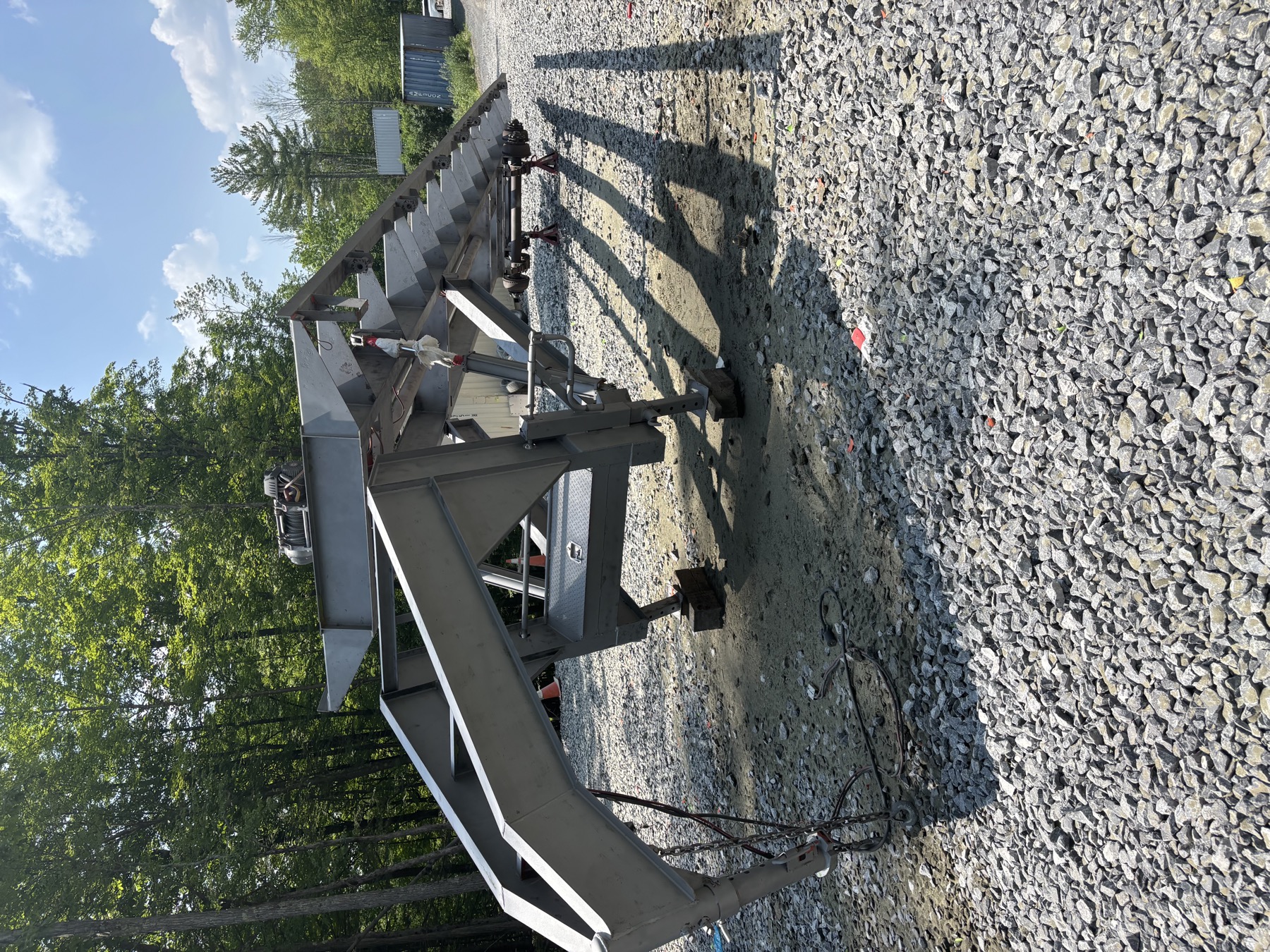 Mobile sandblasting rig